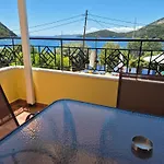 Eptanisa Aparthotel Mikros Gialos