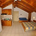 Eptanisa Aparthotel Mikros Gialos