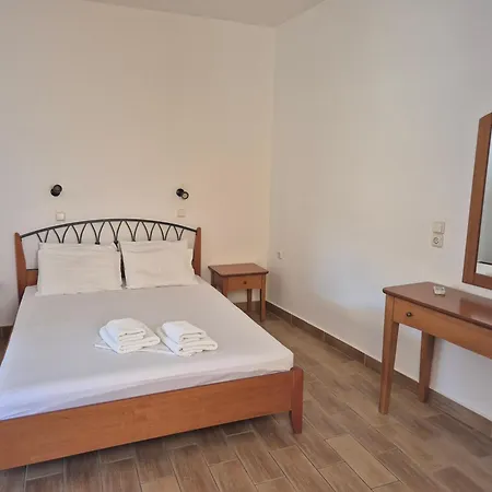 Eptanisa Aparthotel Mikros Gialos