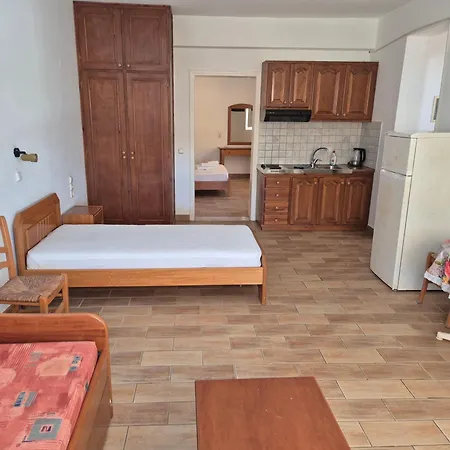 Eptanisa Aparthotel Mikros Gialos