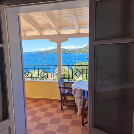 Hotel de apartamente Eptanisa Mikros Gialos