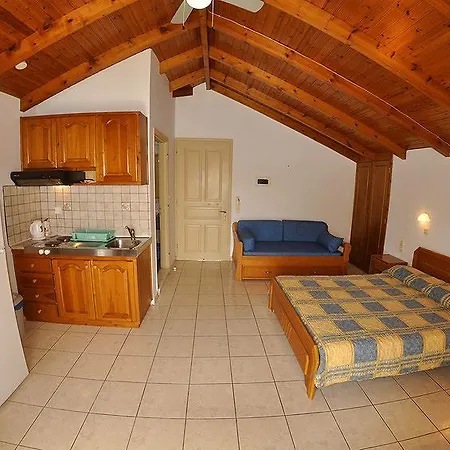Eptanisa Apart Otel Mikros Gialos