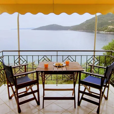 Eptanisa Aparthotel Mikros Gialos