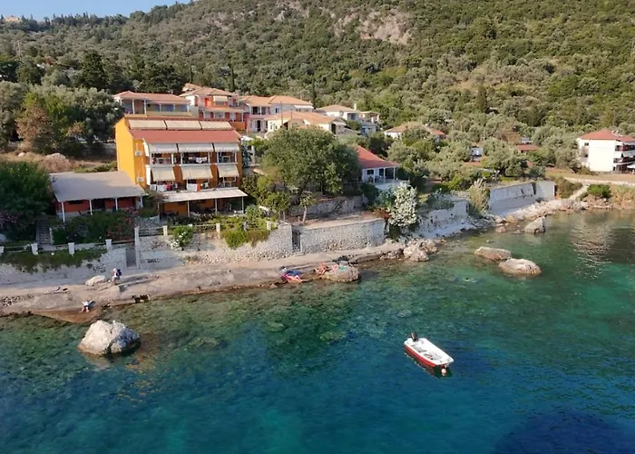 Eptanisa Mikros Gialos