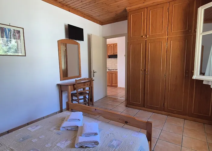 Eptanisa Hotel de apartamente Mikros Gialos